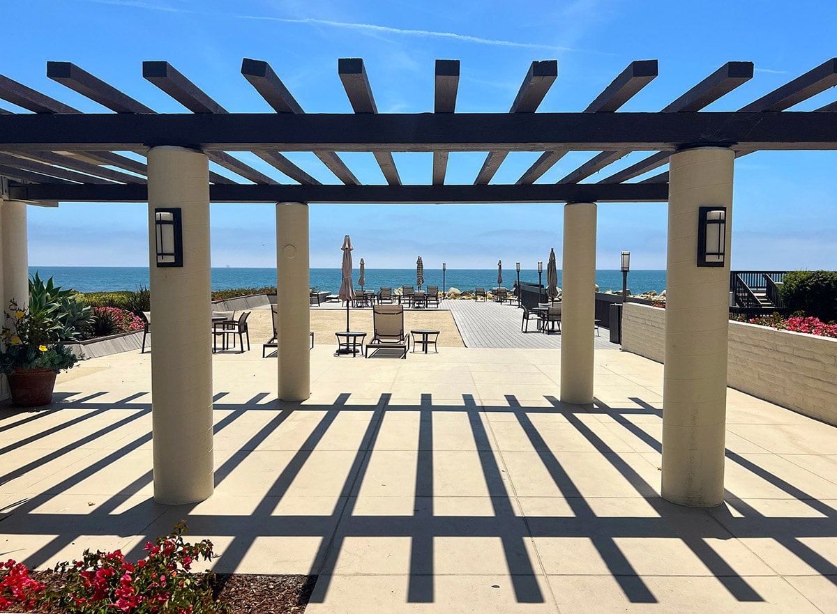 Bonnymede beachside deck area